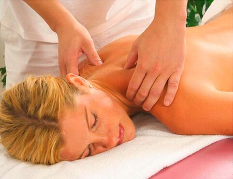 Massage thérapeutique contre l'ostéochondrose du cou